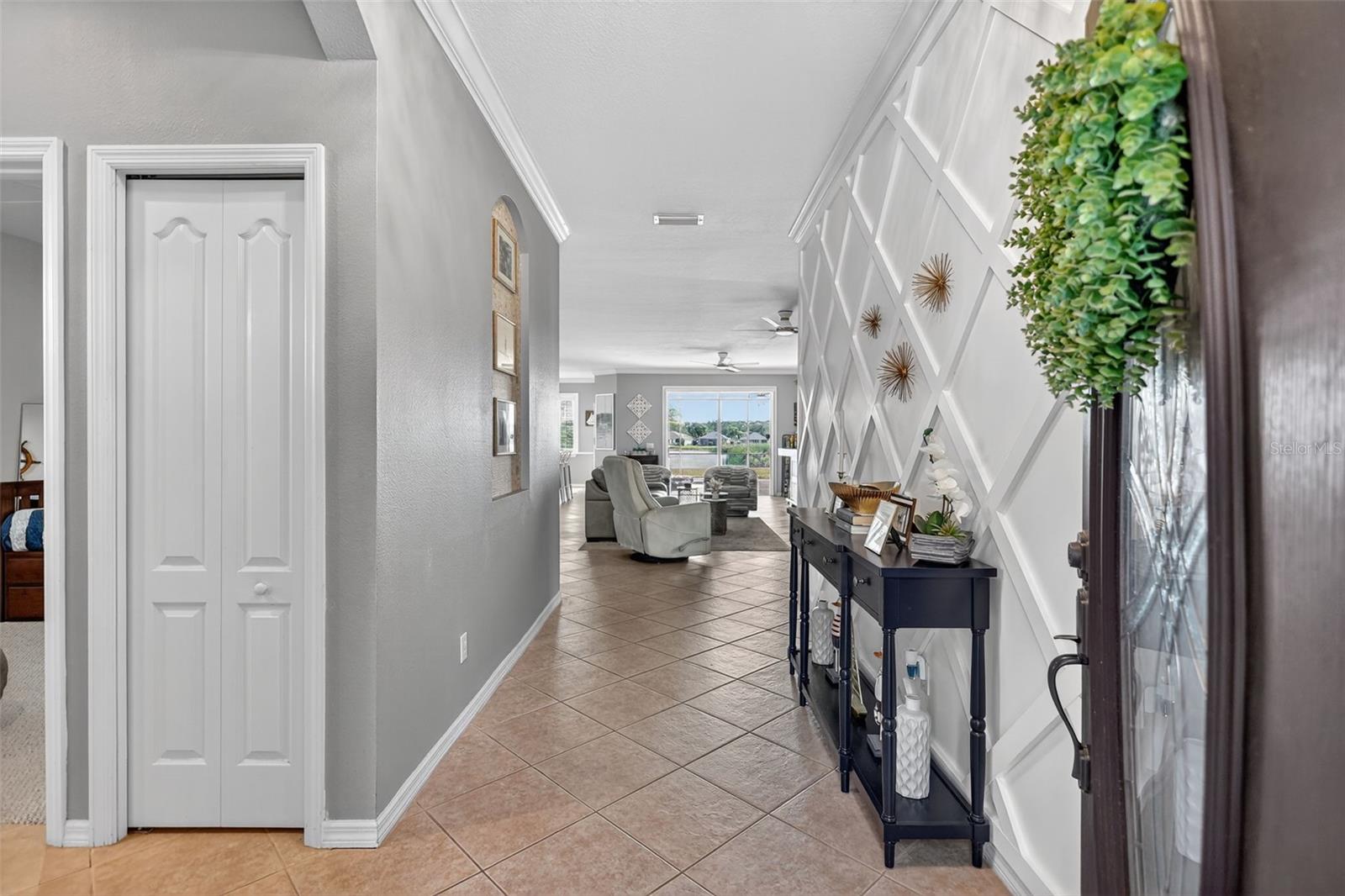 Image 4 of 36 For 5012 Lakehurst Court