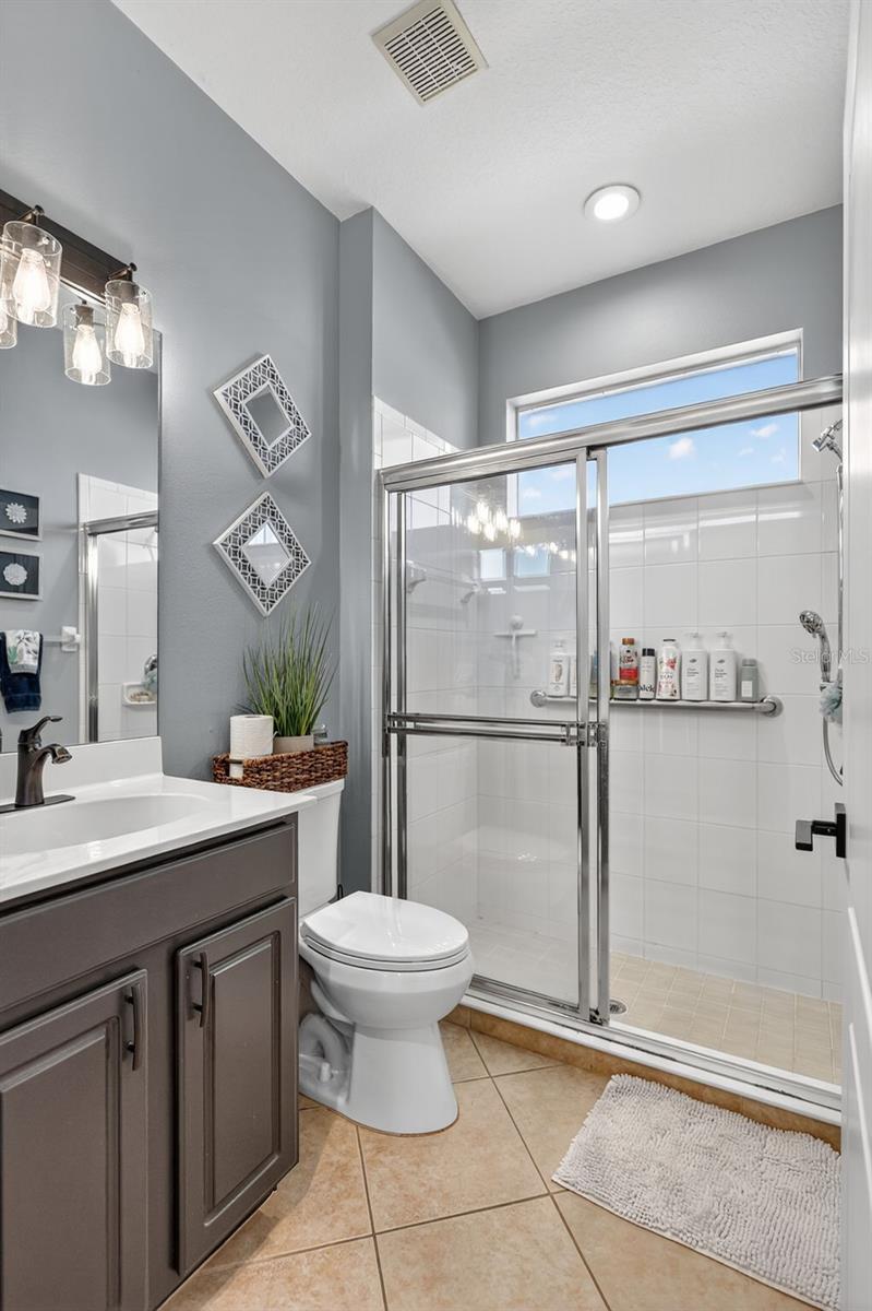 Image 6 of 36 For 5012 Lakehurst Court