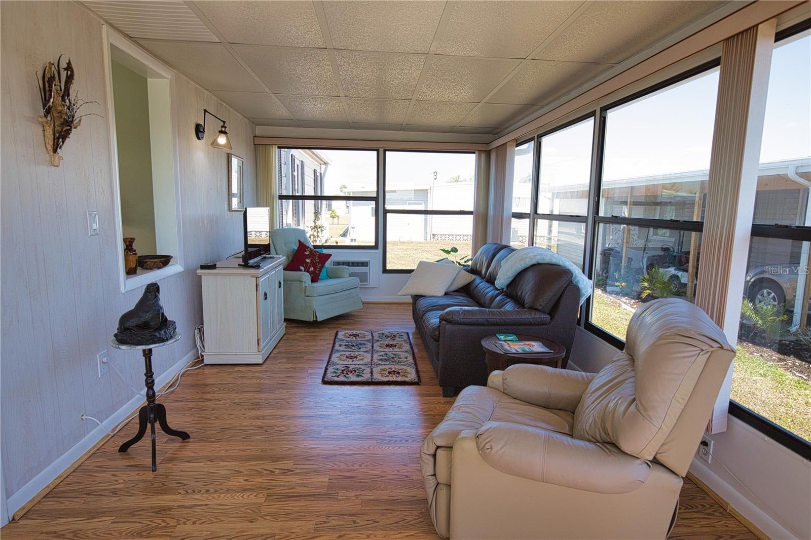 Image 4 of 13 For 402 Chiquita