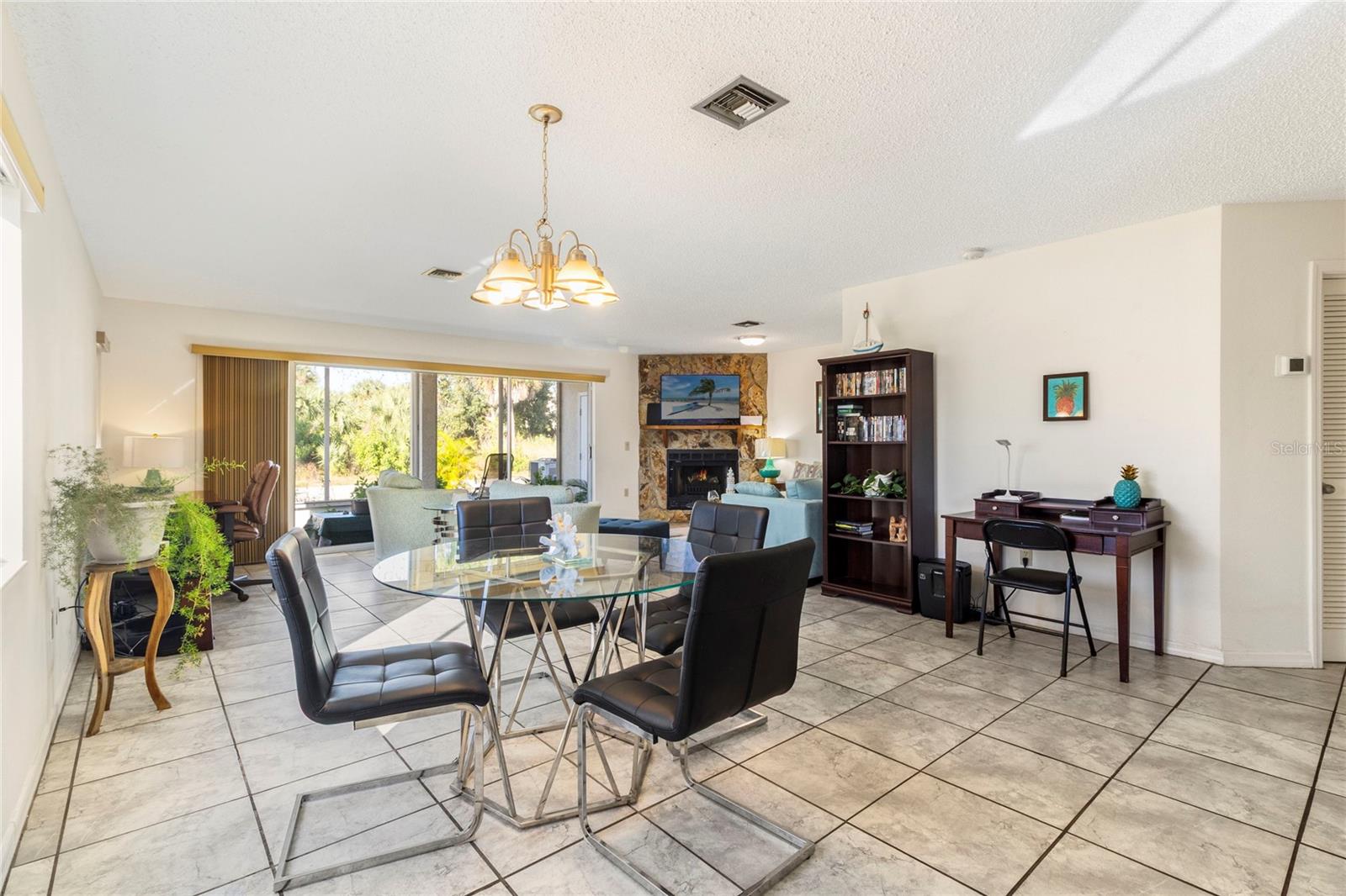 Image 10 of 51 For 22278 Vick Street A100