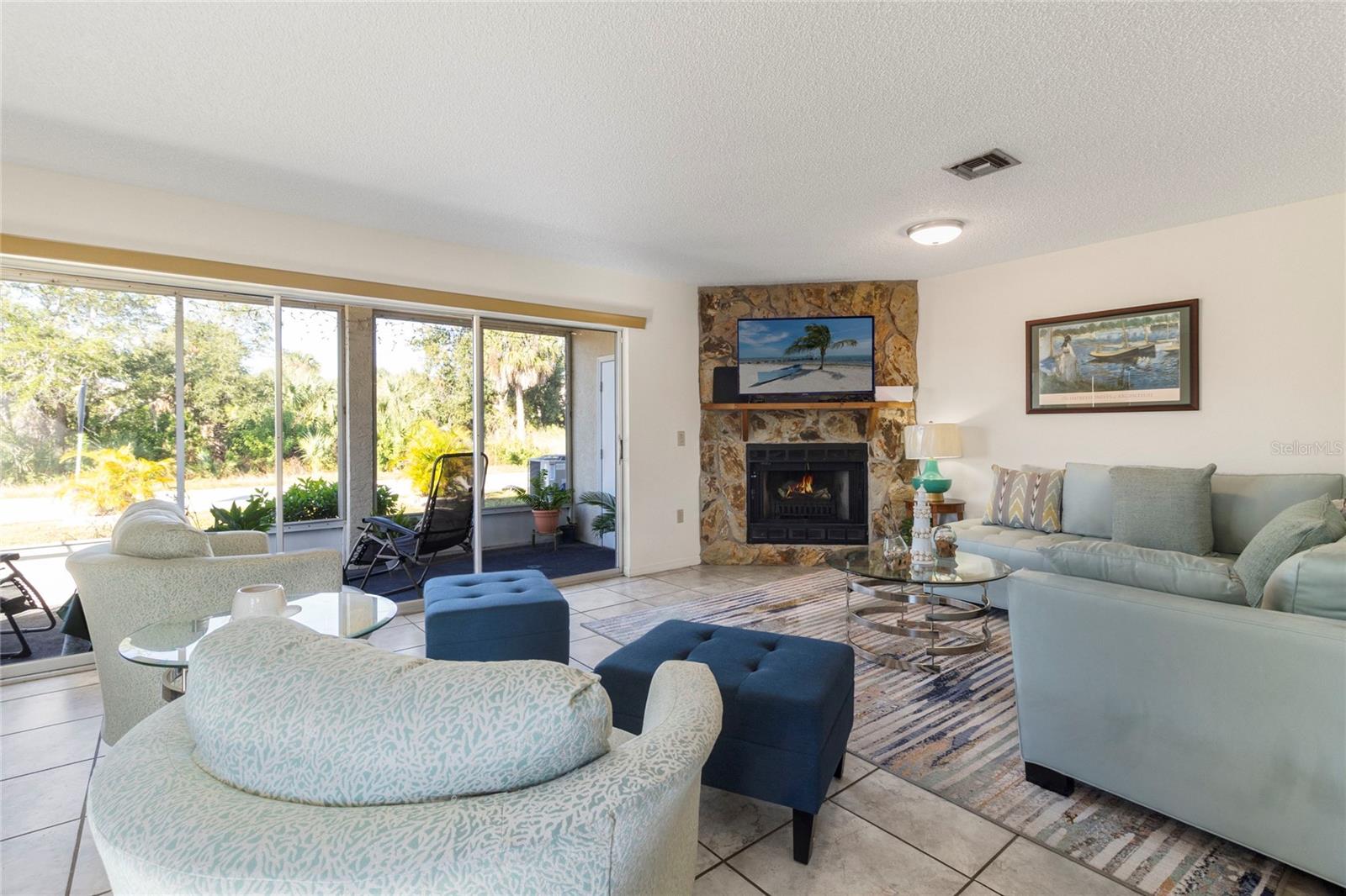 Image 11 of 51 For 22278 Vick Street A100