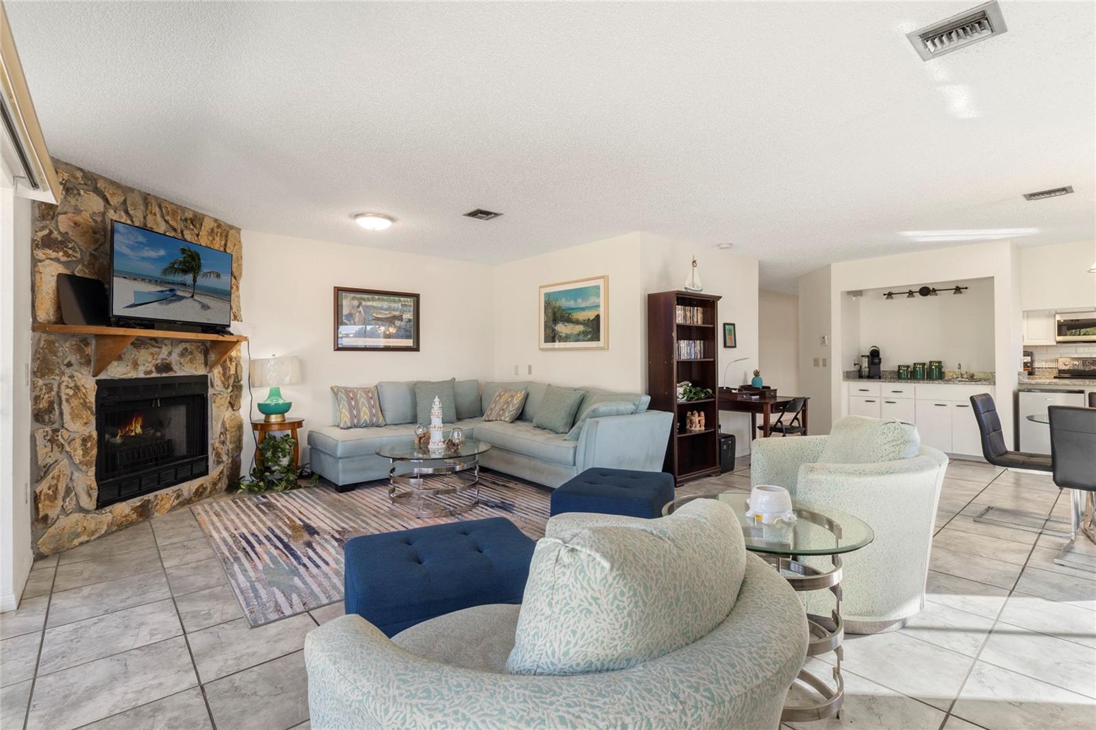 Image 13 of 51 For 22278 Vick Street A100