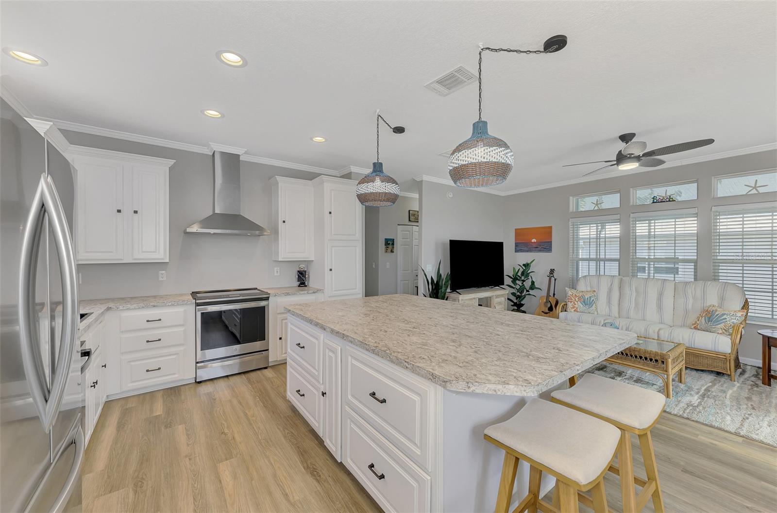 Image 13 of 94 For 804 Turf  