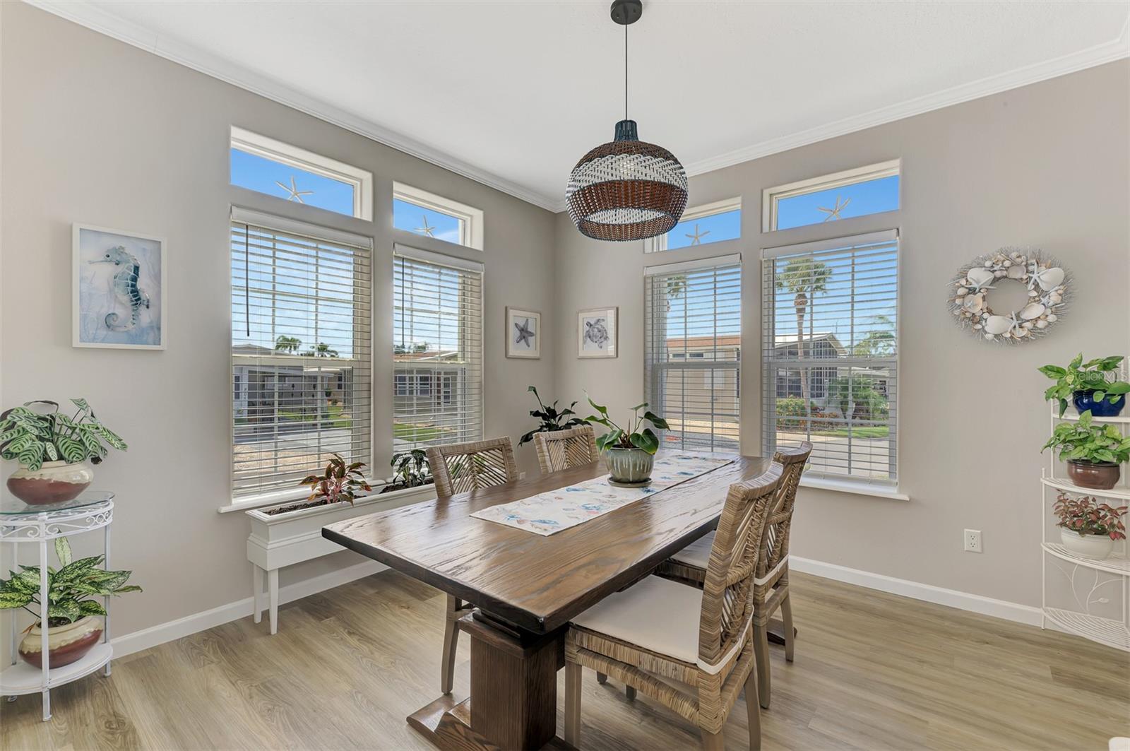 Image 16 of 94 For 804 Turf  