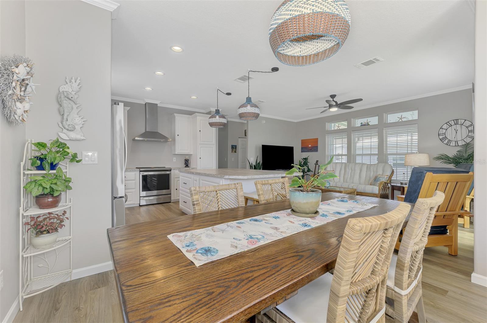 Image 19 of 94 For 804 Turf  