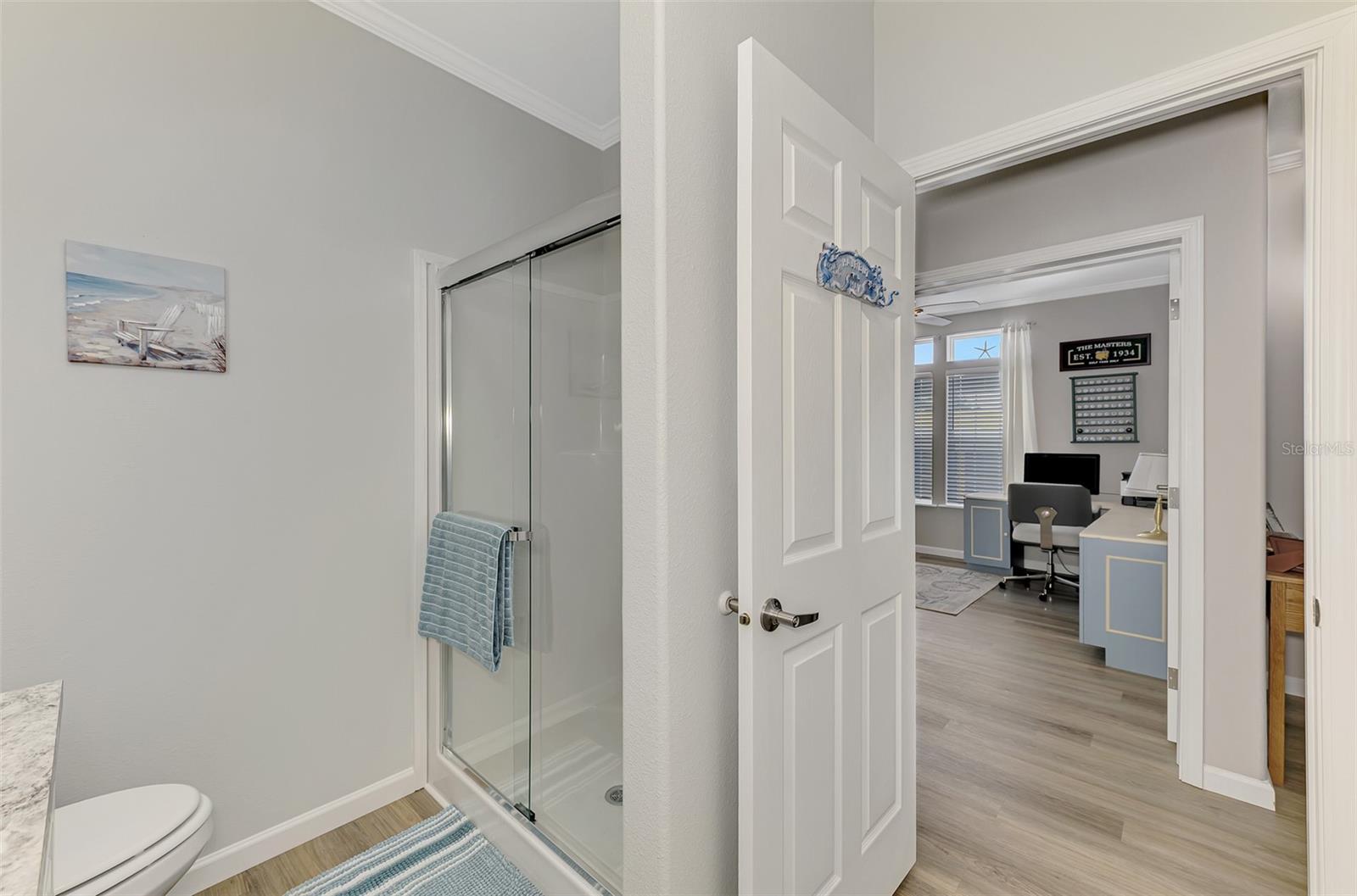 Image 33 of 94 For 804 Turf  