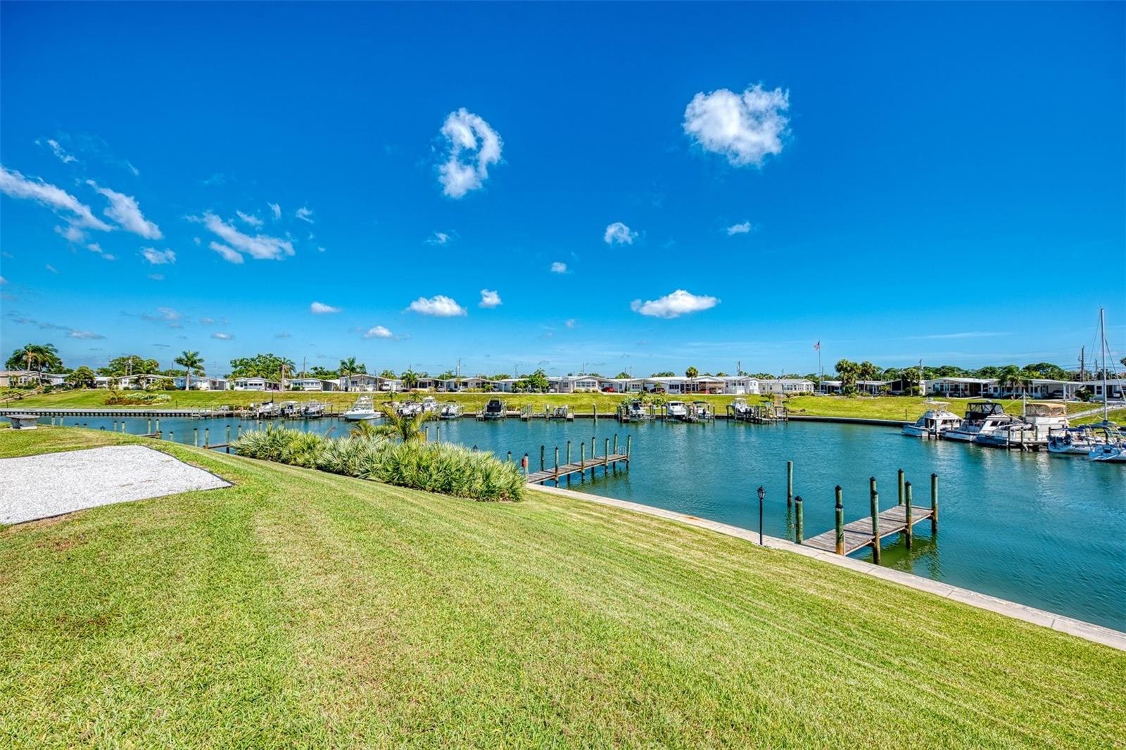 Image 50 of 94 For 804 Turf  