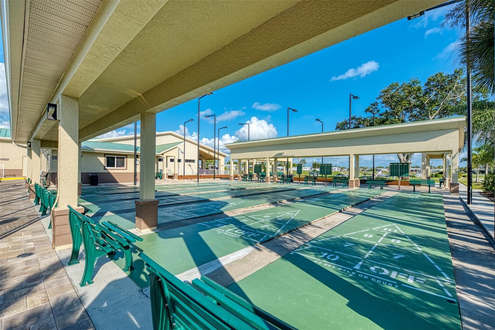 Image 54 of 94 For 804 Turf  