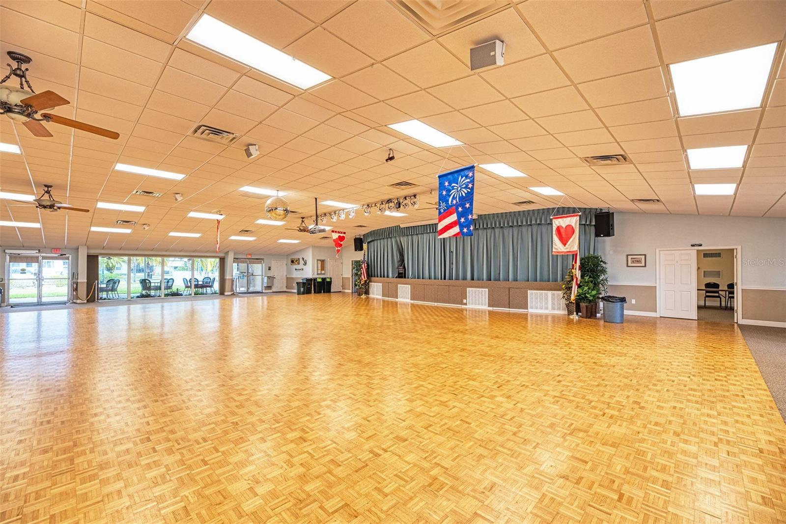 Image 58 of 94 For 804 Turf  