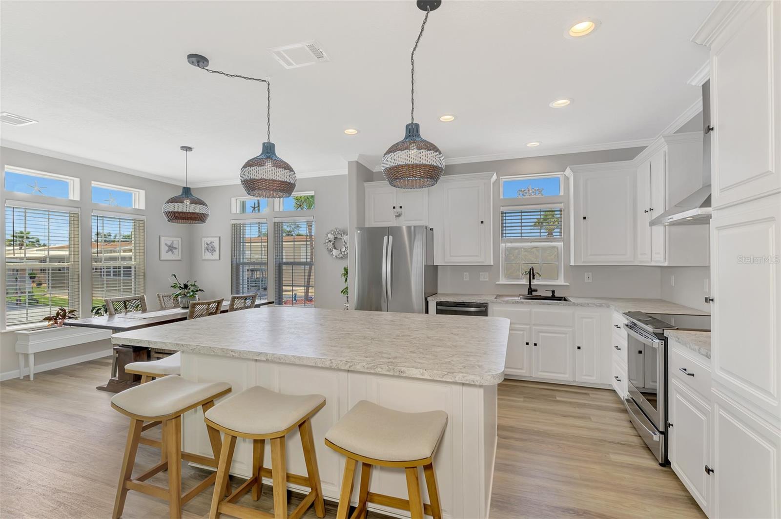 Image 9 of 94 For 804 Turf  