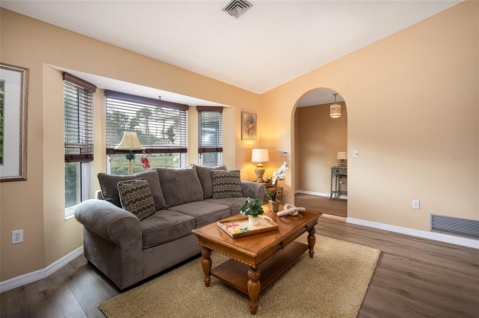 Image 12 of 68 For 9314 Lucian  