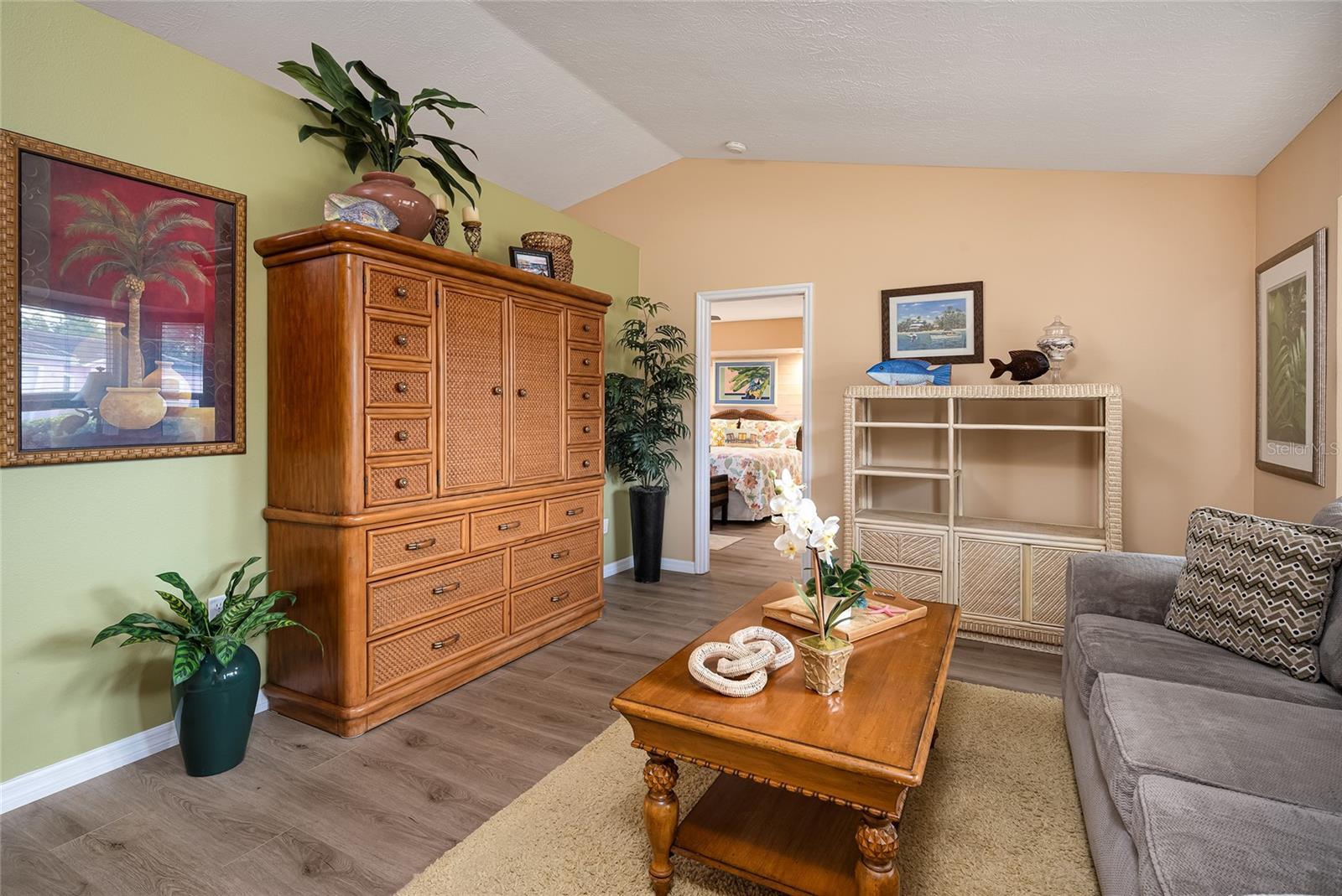 Image 13 of 68 For 9314 Lucian  