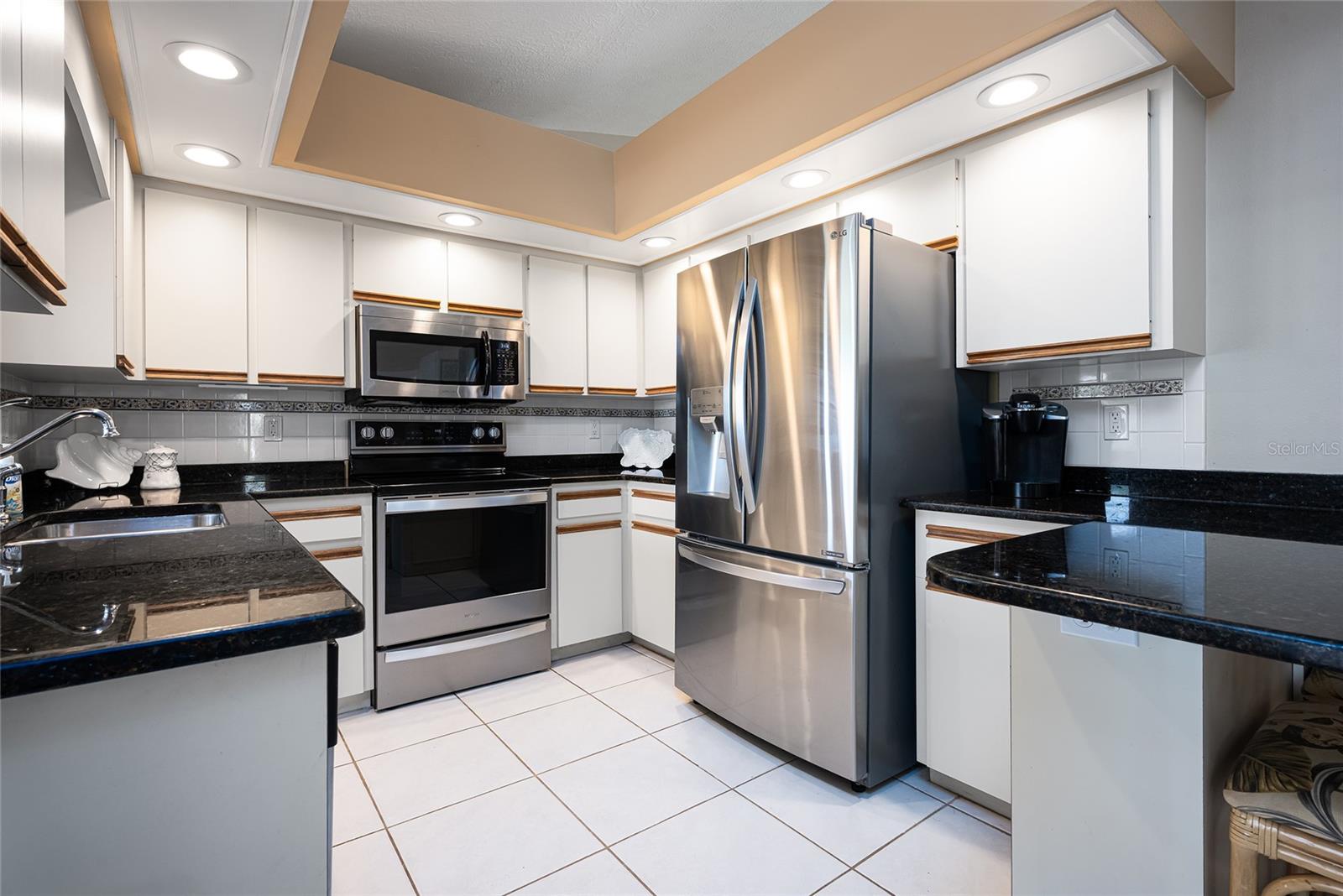 Image 14 of 68 For 9314 Lucian  