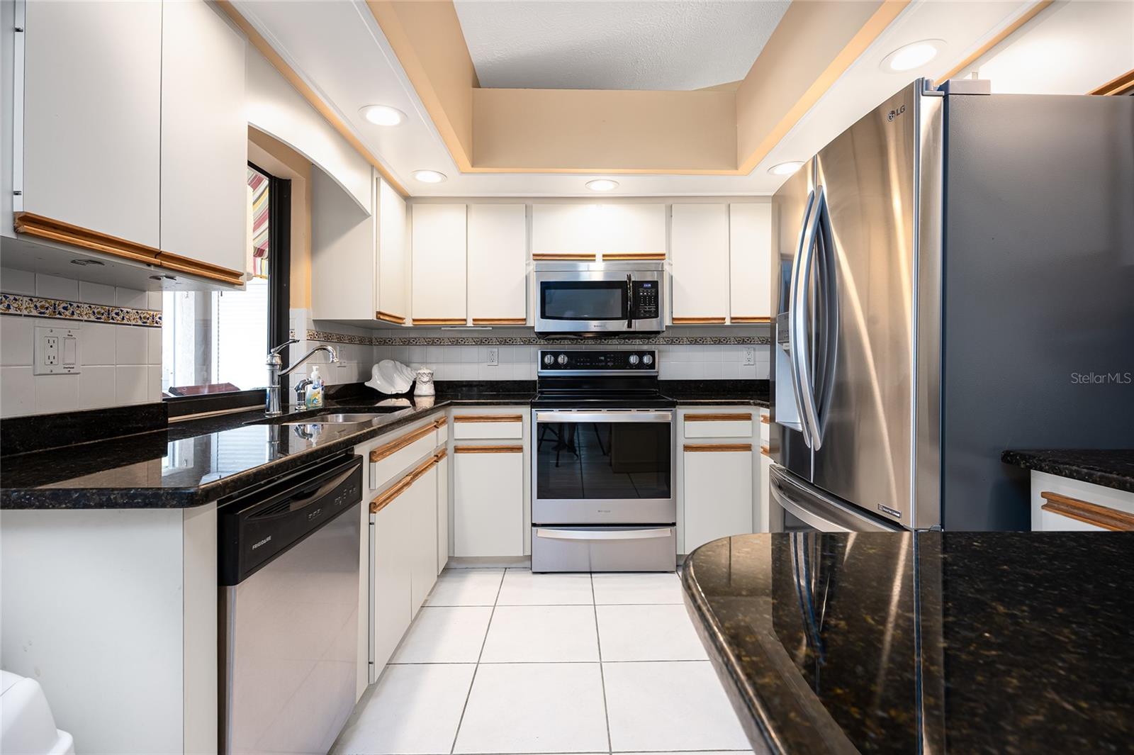 Image 15 of 68 For 9314 Lucian  