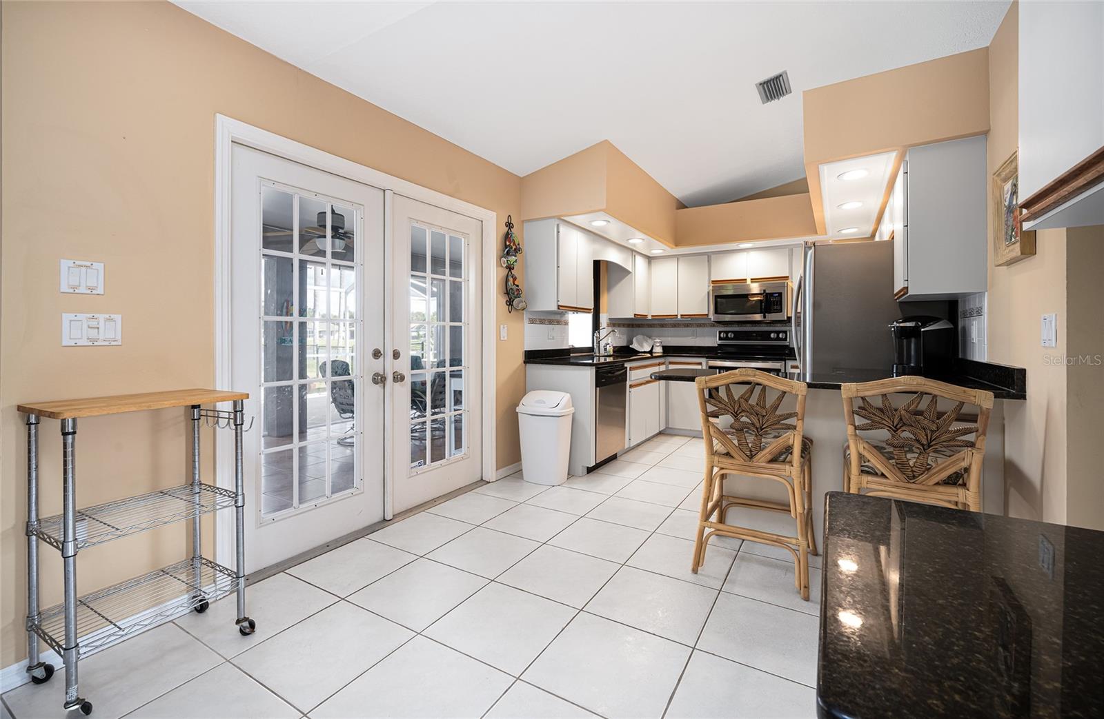 Image 20 of 68 For 9314 Lucian  