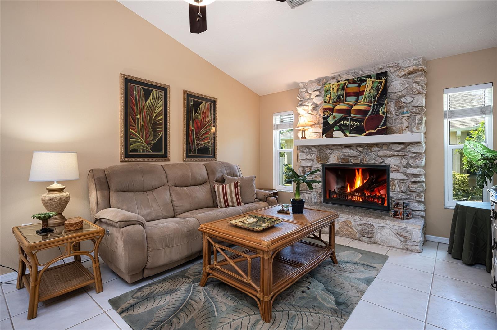 Image 21 of 68 For 9314 Lucian  