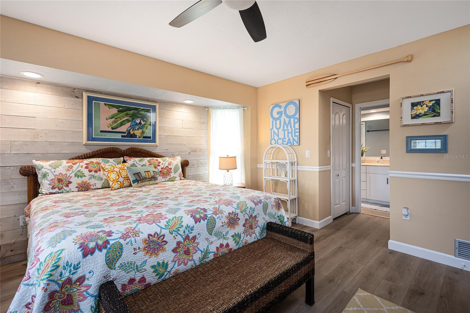 Image 24 of 68 For 9314 Lucian  