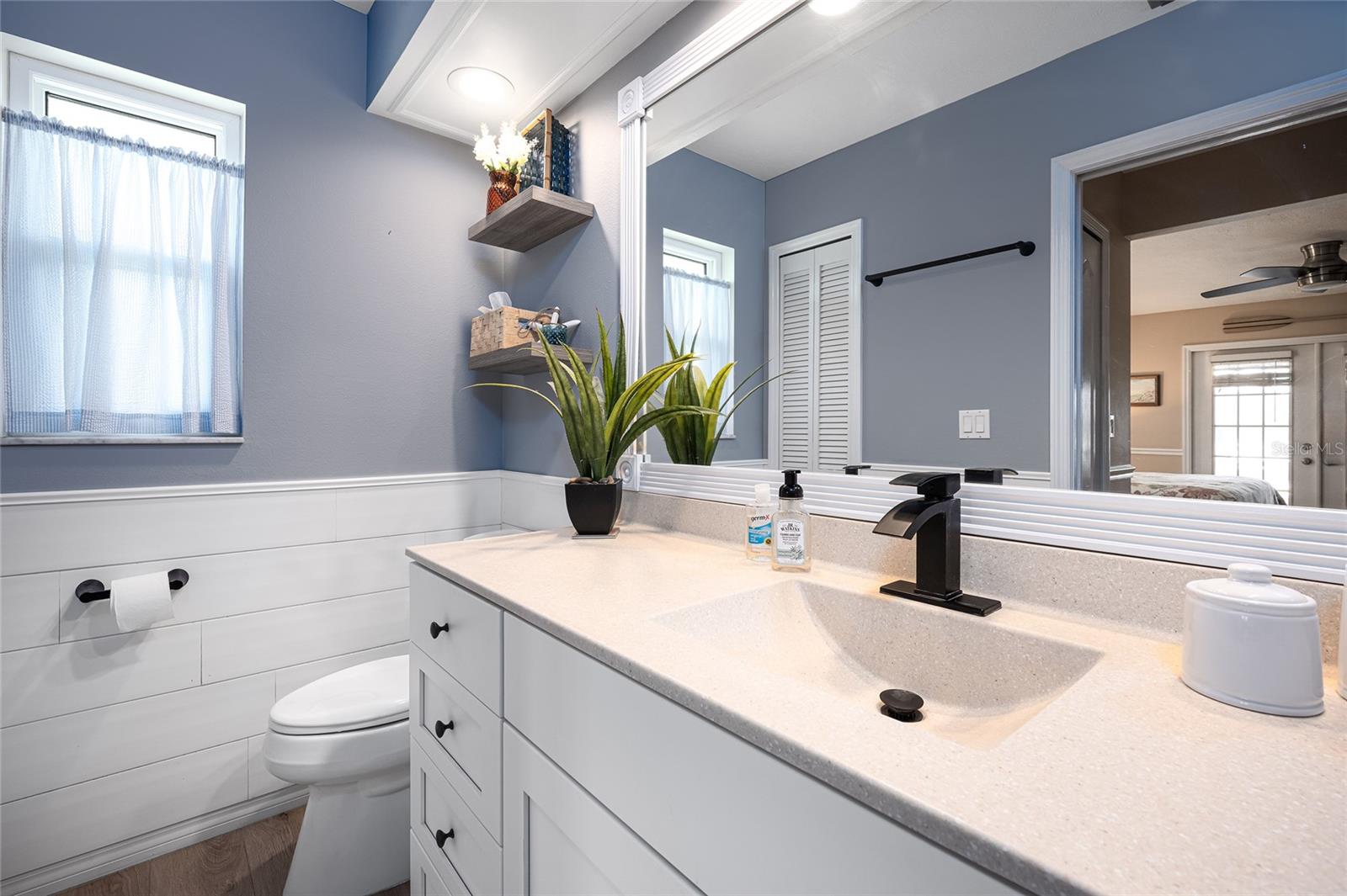 Image 26 of 68 For 9314 Lucian  