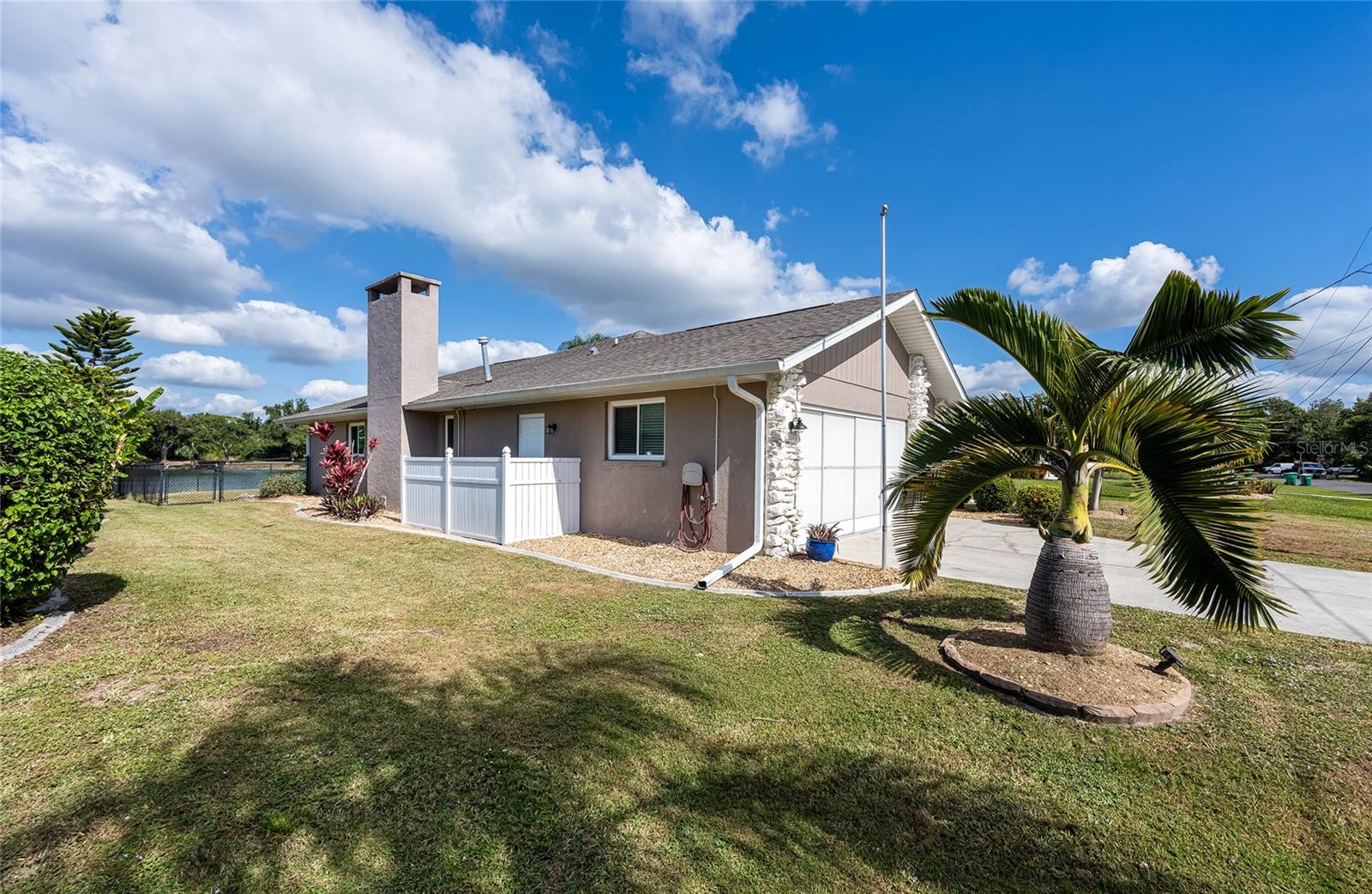 Image 3 of 68 For 9314 Lucian  