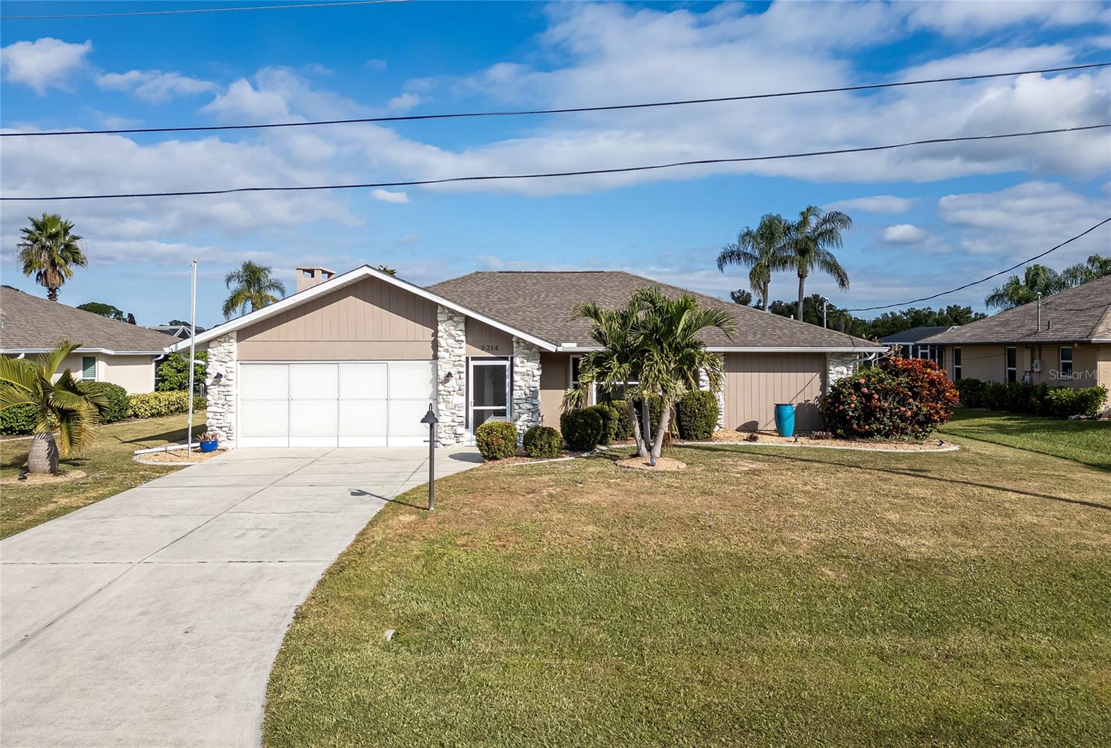 Image 4 of 68 For 9314 Lucian  