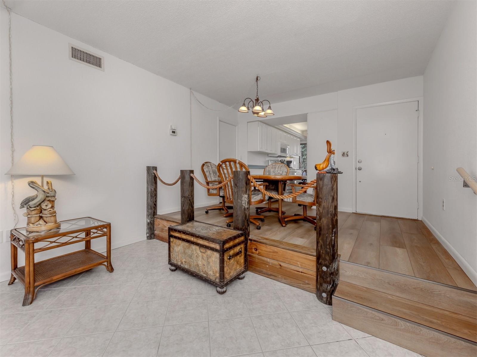 Image 10 of 58 For 1555 Tarpon Center Drive 132