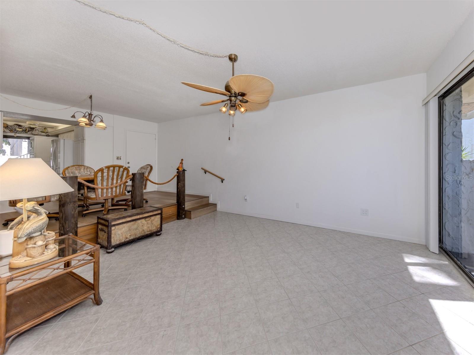 Image 14 of 58 For 1555 Tarpon Center Drive 132