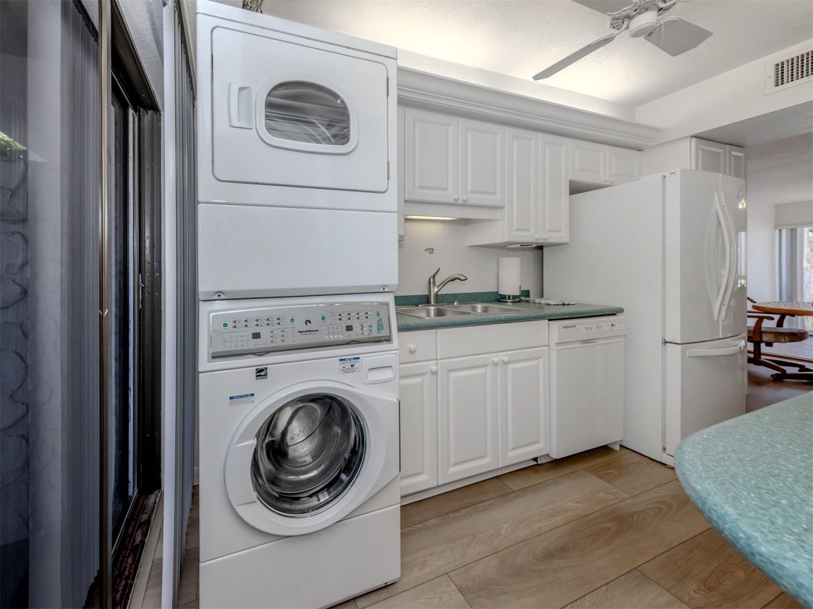 Image 20 of 58 For 1555 Tarpon Center Drive 132