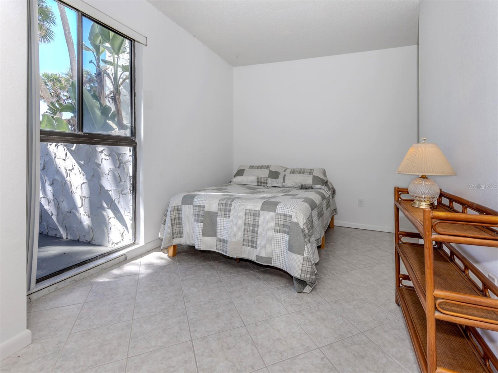 Image 23 of 58 For 1555 Tarpon Center Drive 132