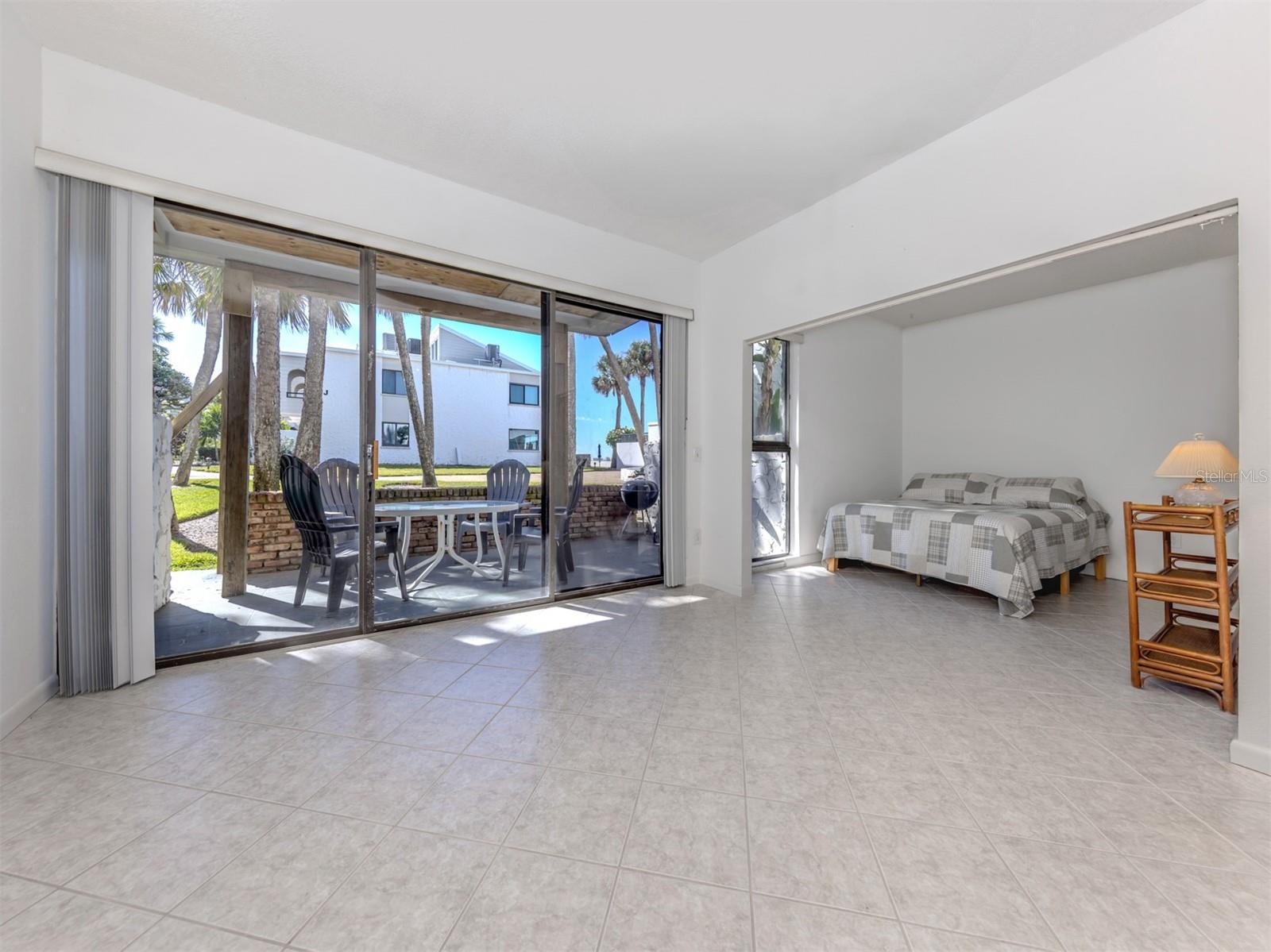 Image 24 of 58 For 1555 Tarpon Center Drive 132