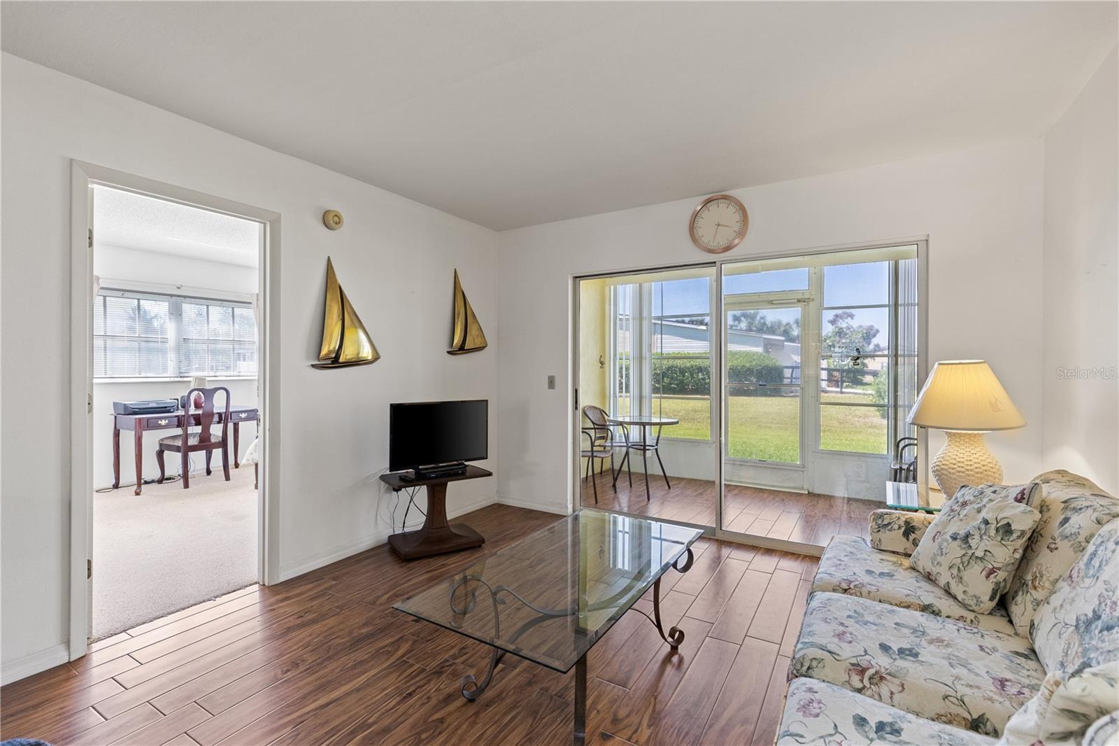 Image 17 of 33 For 942 Capri Isles Boulevard 105