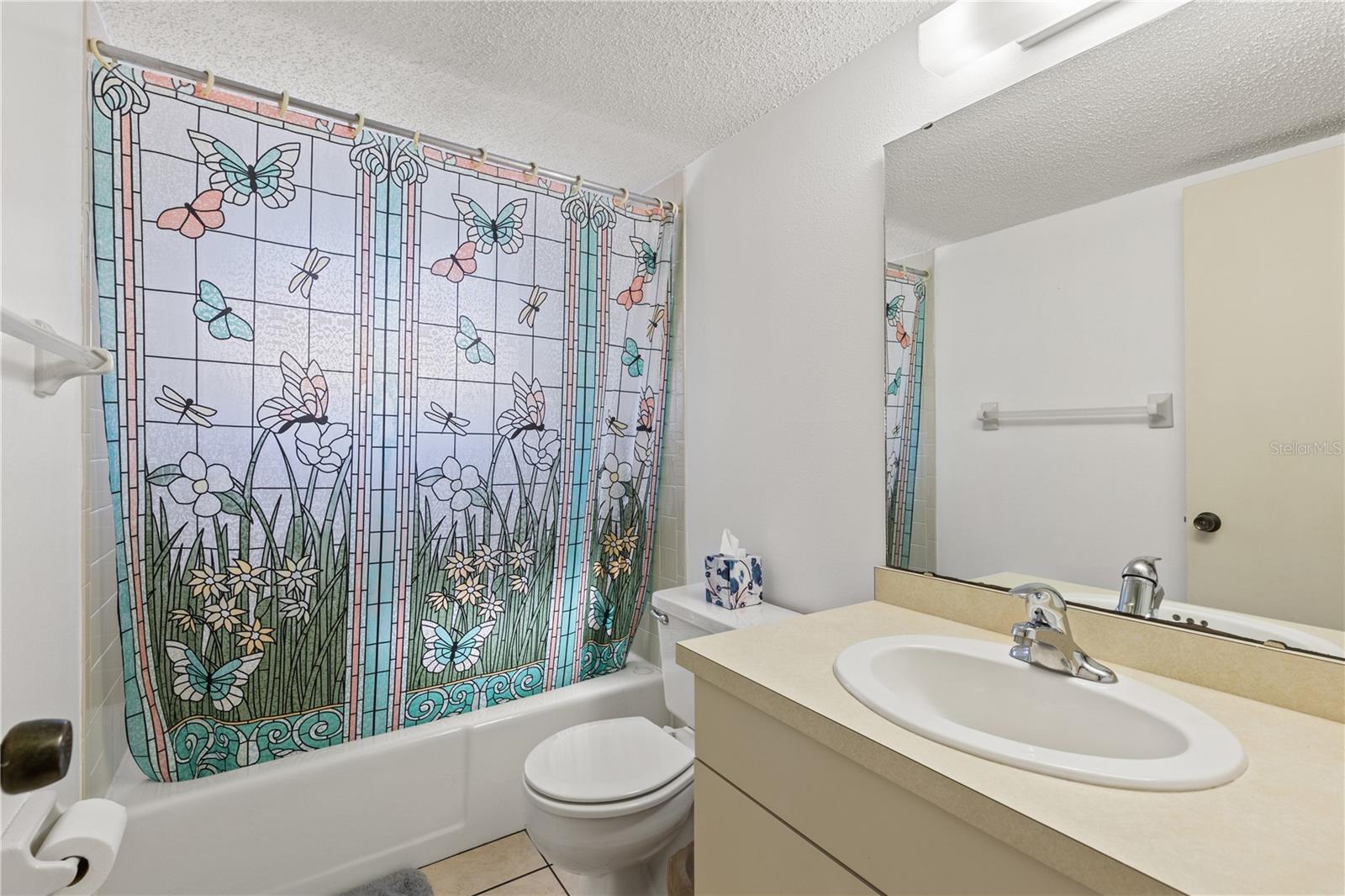 Image 23 of 33 For 942 Capri Isles Boulevard 105