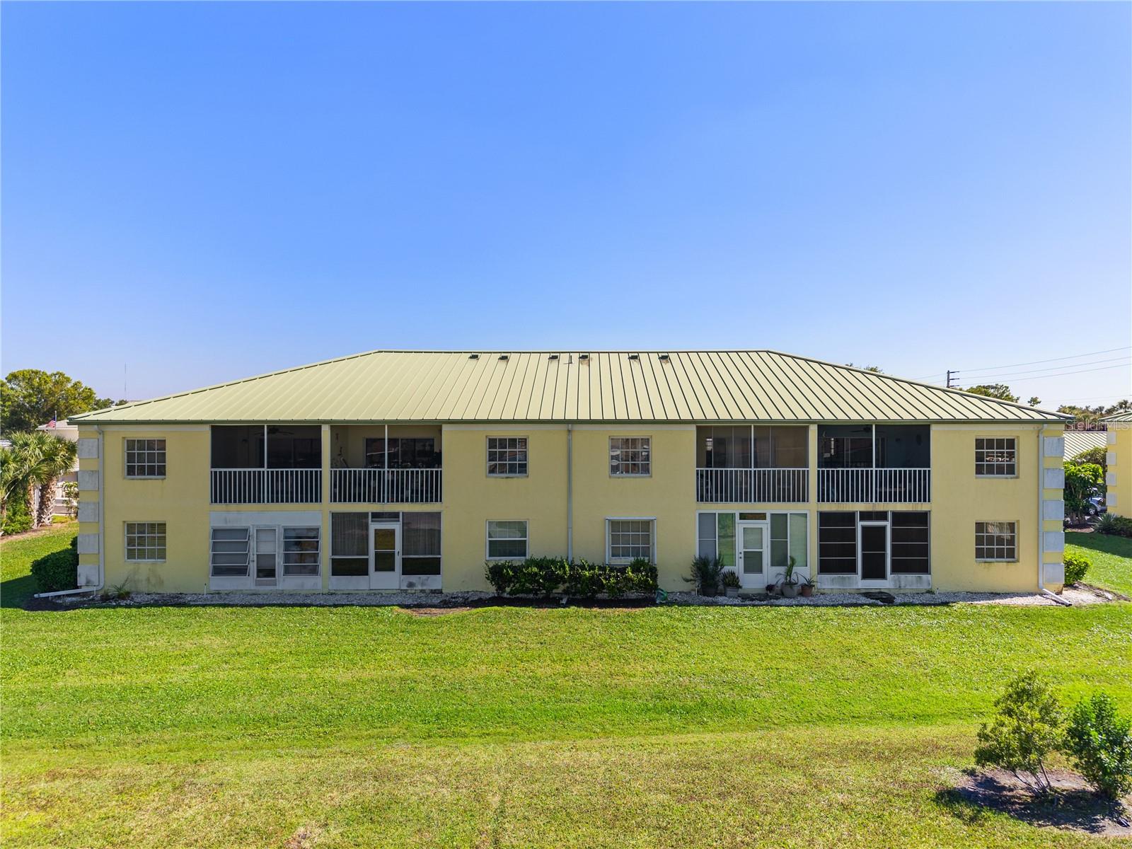 Image 30 of 33 For 942 Capri Isles Boulevard 105