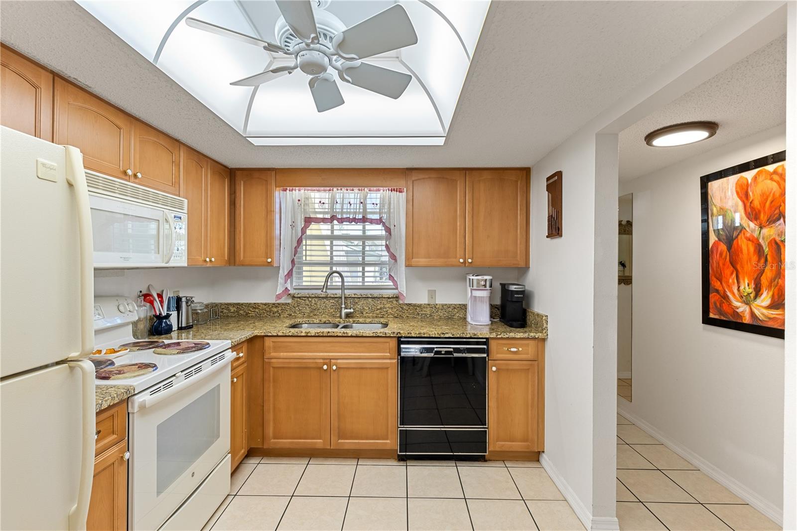 Image 9 of 33 For 942 Capri Isles Boulevard 105