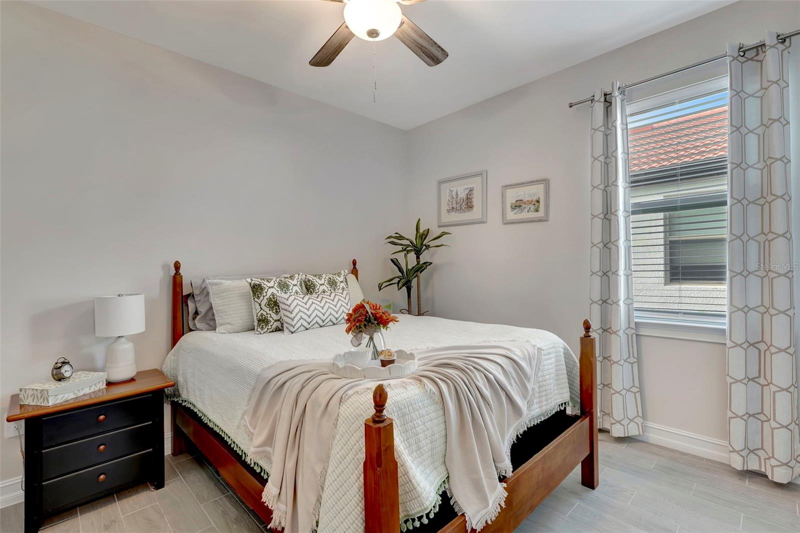 Image 26 of 65 For 133 Villa Perosa Way