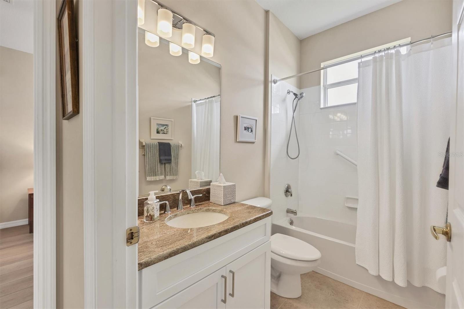 Image 31 of 83 For 5698 White Jasmine Way