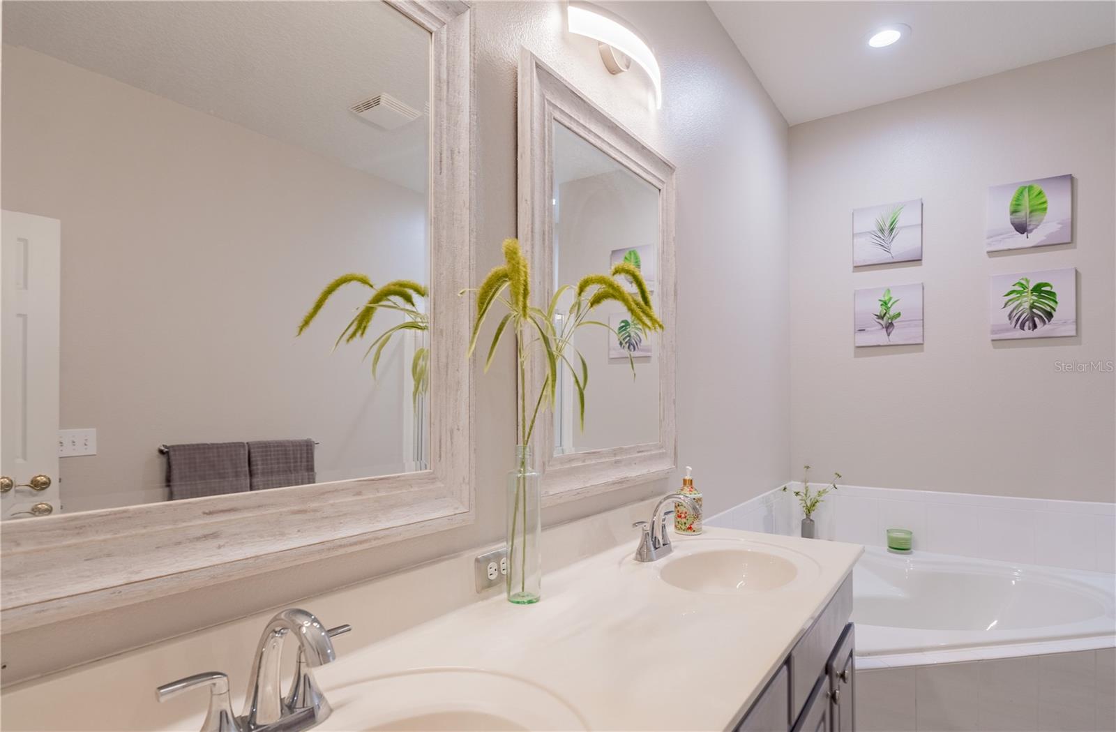 Image 14 of 40 For 4355 Kariba Lake Terrace