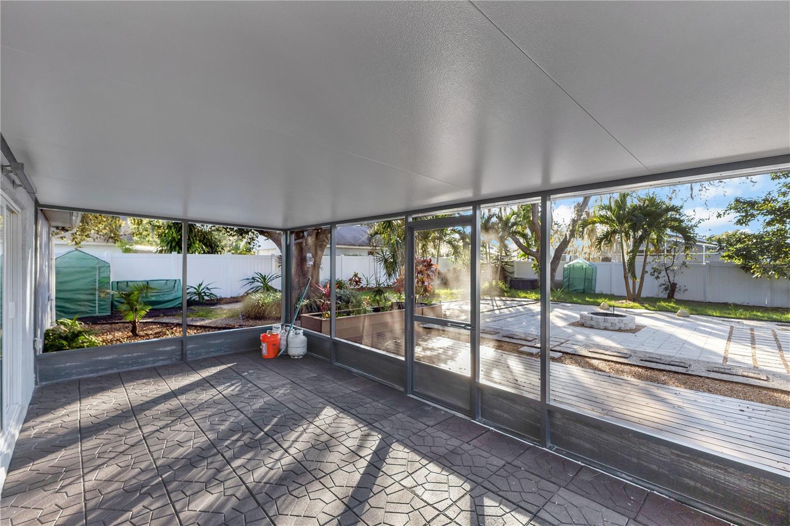 Image 16 of 27 For 330 Robbins Rest Circle