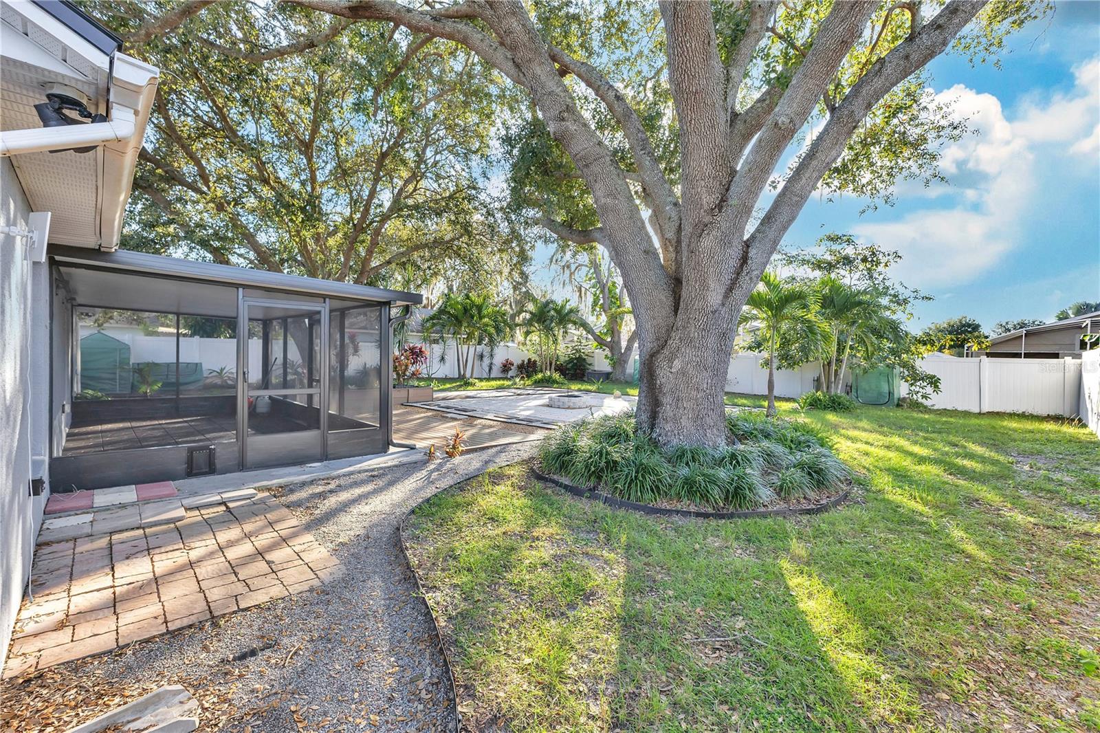 Image 17 of 27 For 330 Robbins Rest Circle