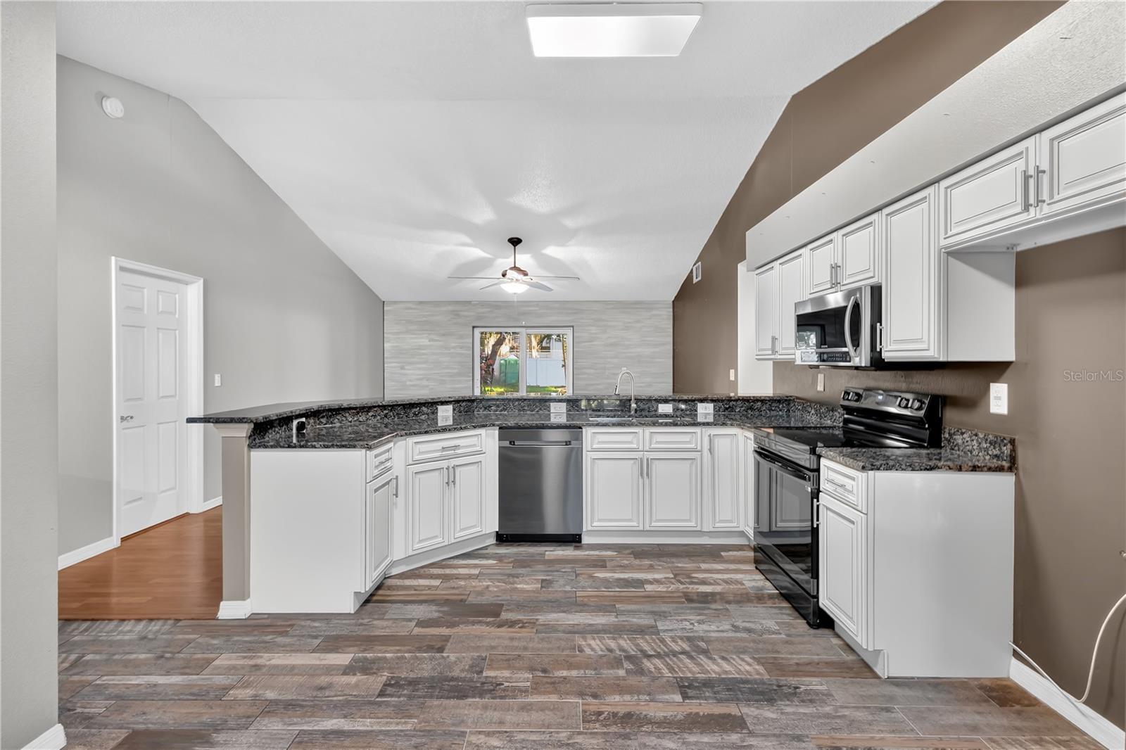 Image 7 of 27 For 330 Robbins Rest Circle