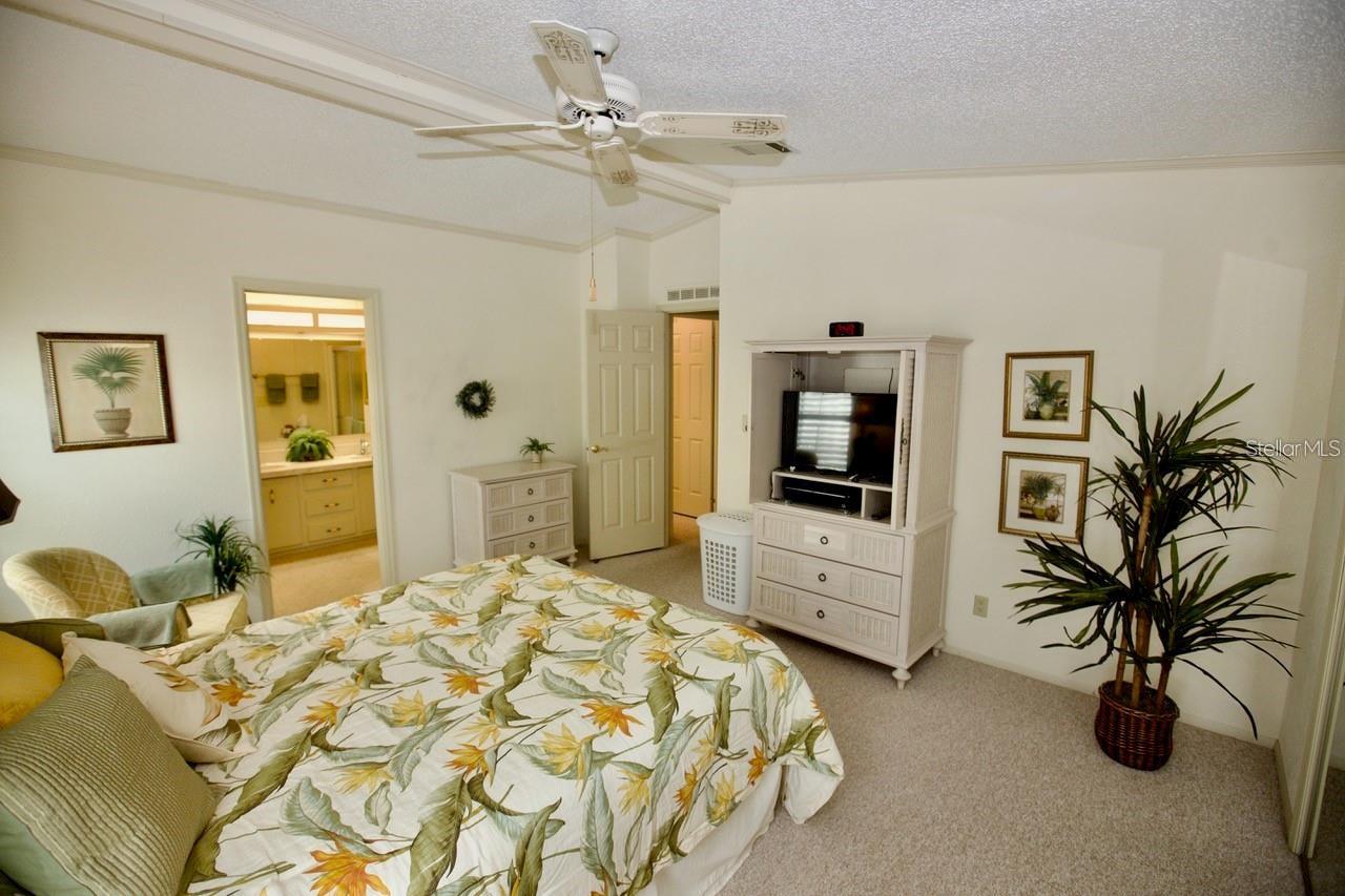 Image 15 of 29 For 701 Green Circle