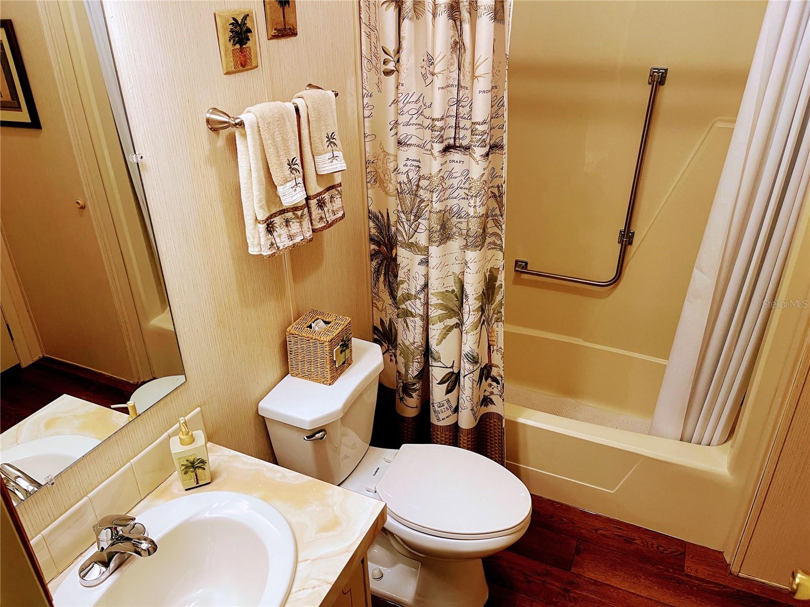 Image 16 of 29 For 701 Green Circle