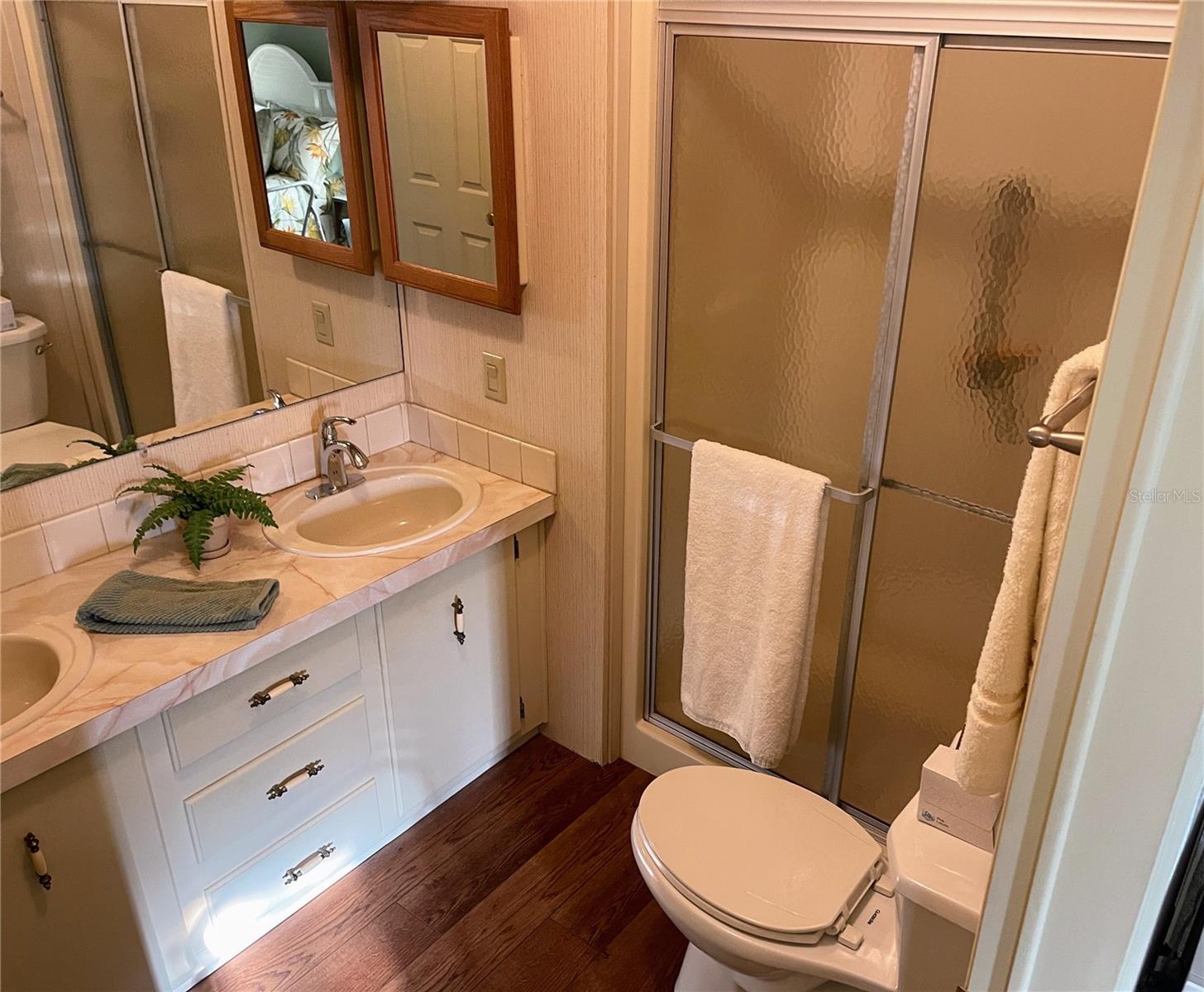 Image 18 of 29 For 701 Green Circle