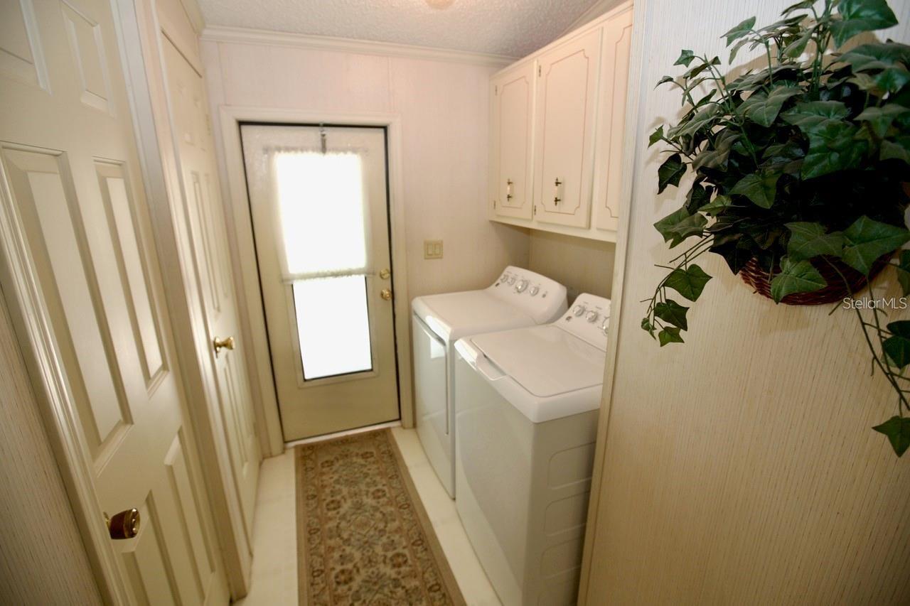 Image 19 of 29 For 701 Green Circle