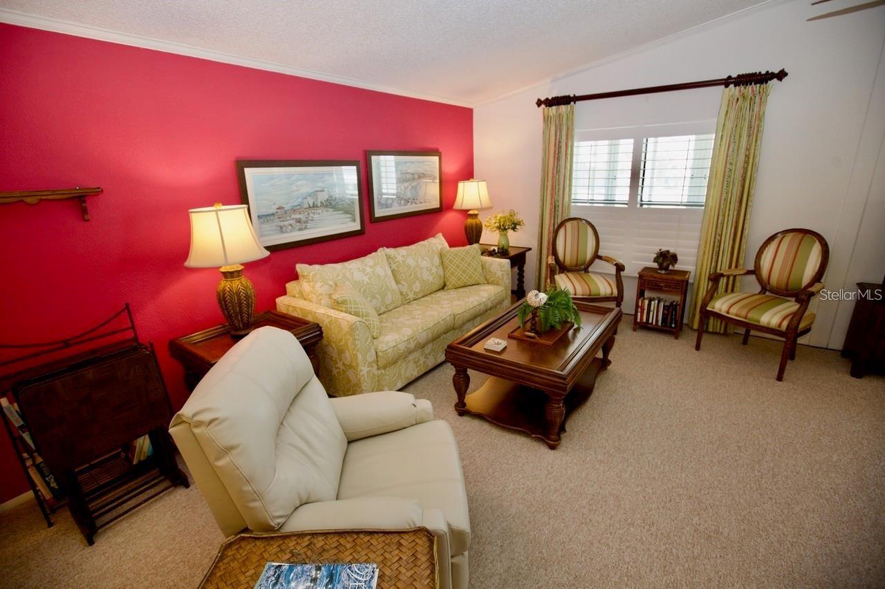 Image 4 of 29 For 701 Green Circle