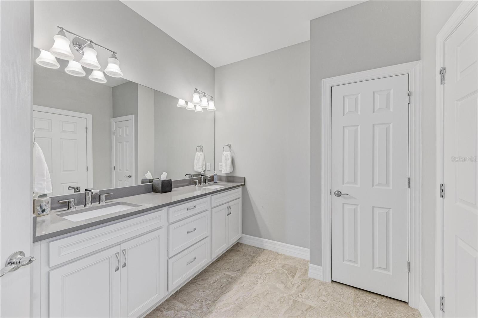 Image 28 of 84 For 13219 Borrego Street