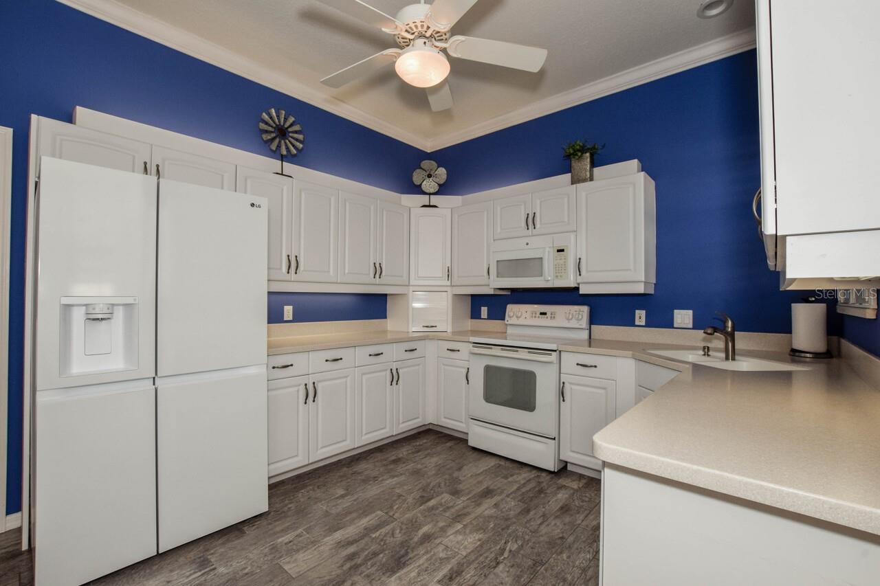 Image 13 of 63 For 834 Montrose Drive 9