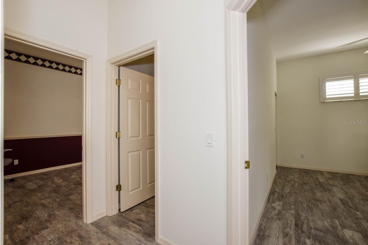 Image 24 of 63 For 834 Montrose Drive 9