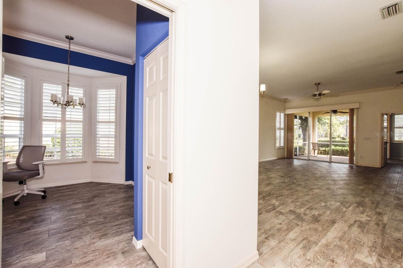 Image 5 of 63 For 834 Montrose Drive 9