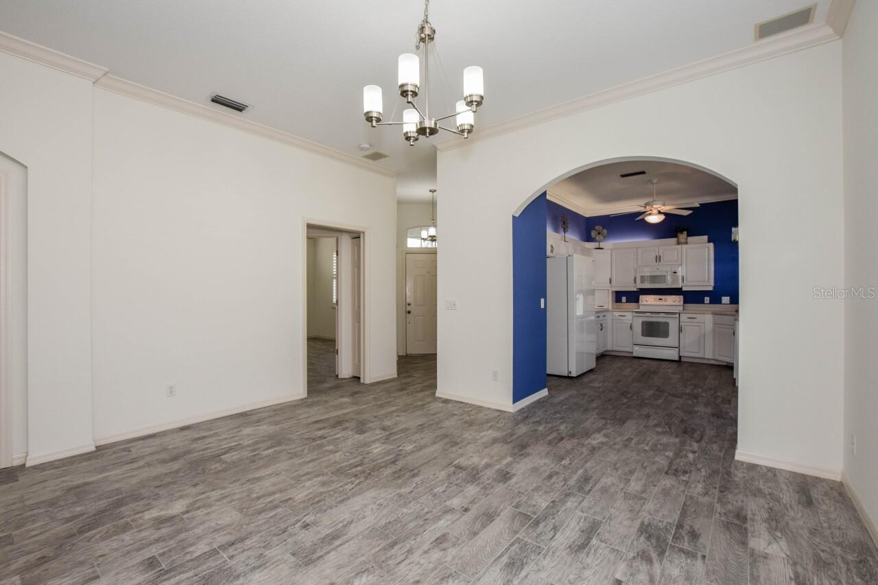 Image 9 of 63 For 834 Montrose Drive 9