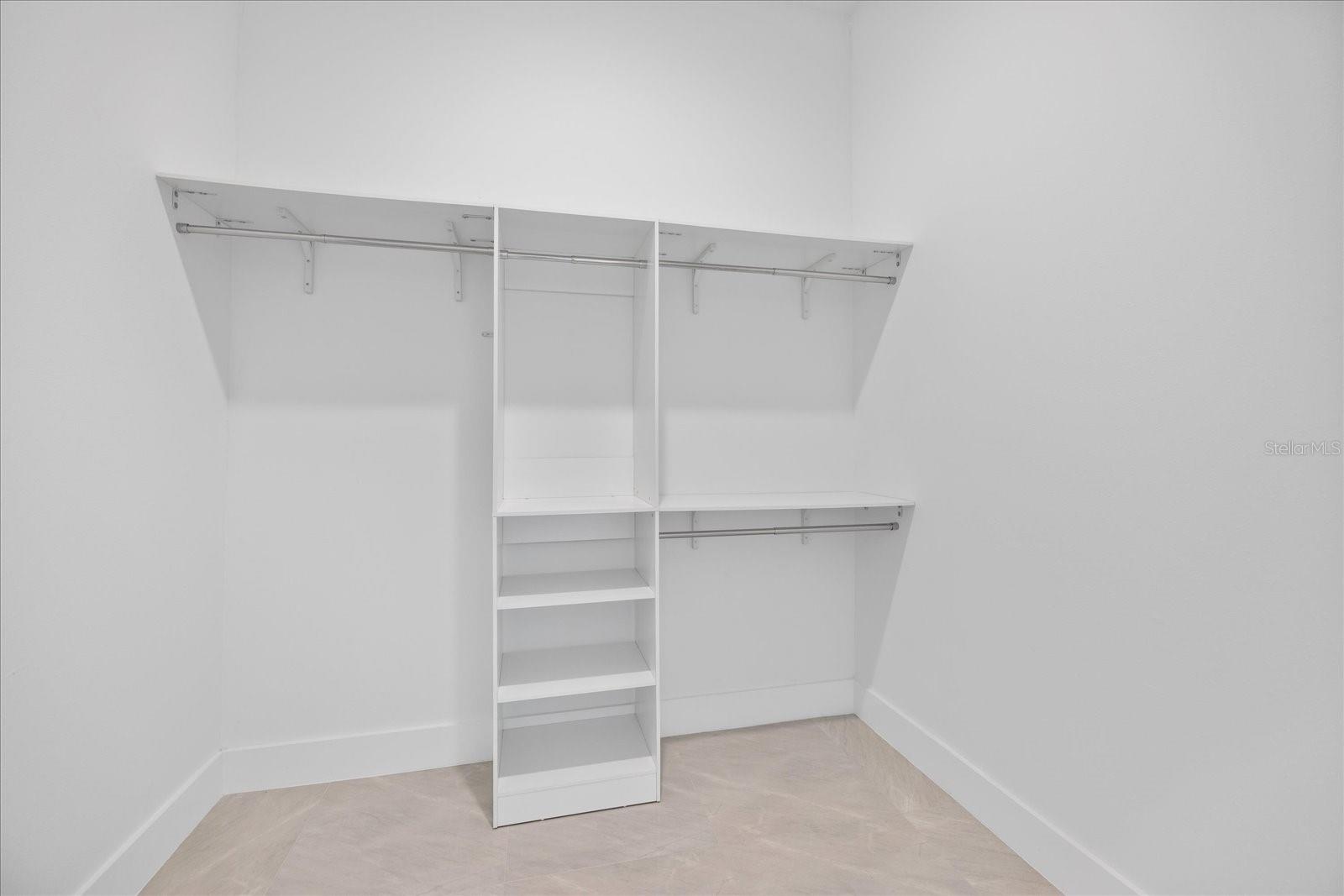 Image 26 of 45 For 482 Sunset Road N